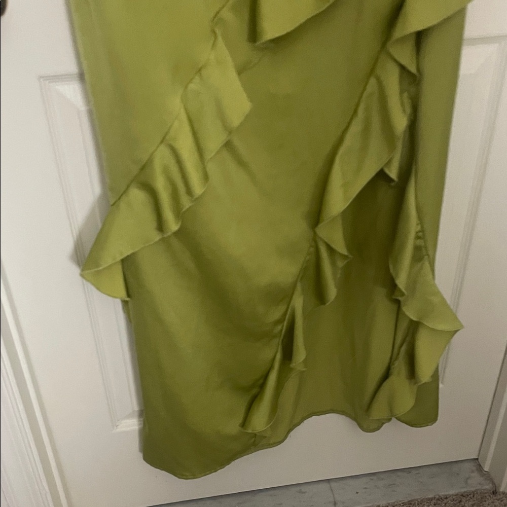 PrettyLittleThing Olive Green Ruffle Midi Dress - Picture 2 of 5